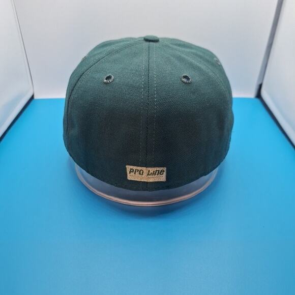 Vintage Notre Dame Fighting Irish Football Pro Line Fitted Hat Cap 7 3/8 Green - Picture 2 of 8